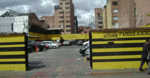 PARQUEADERO CALLE 73 PARQUEADERO CALLE 73